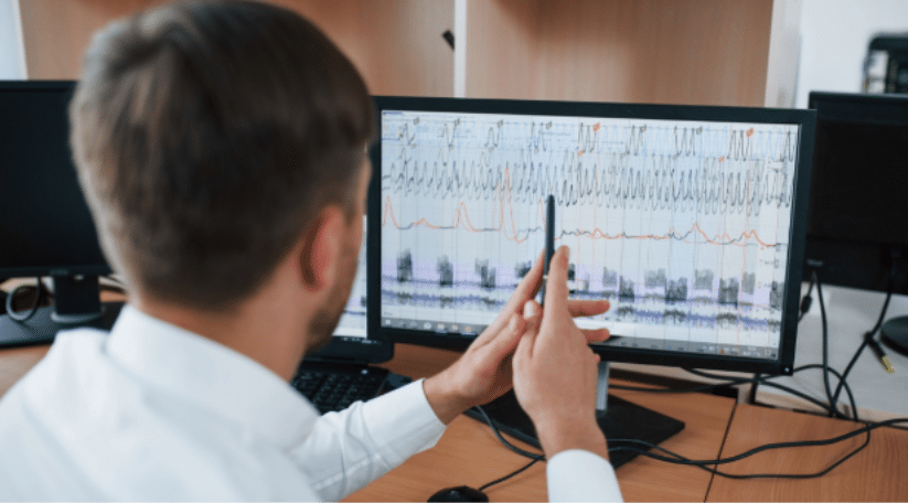 Professional polygraph test vs. lie detector app